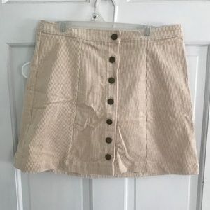Forever 21 cream skirt size medium